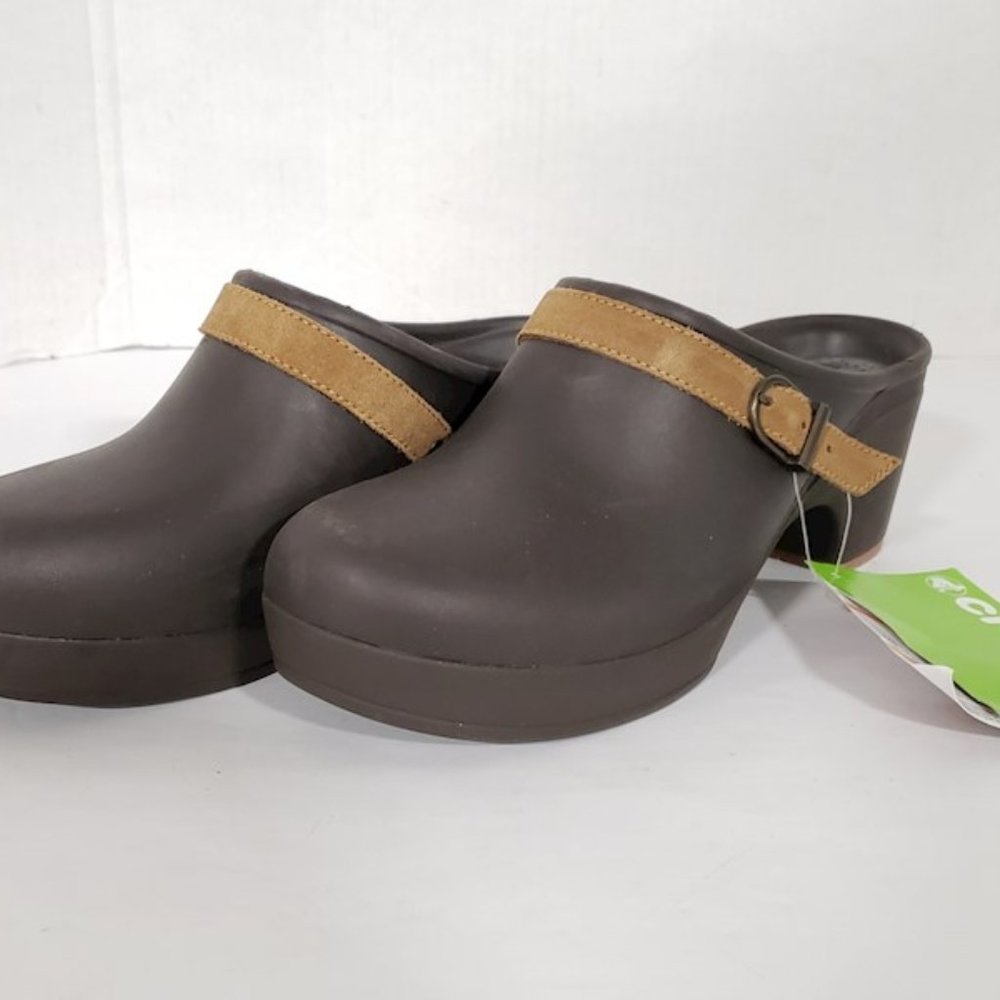 CROCS Espresso Sarah Clogs Size 9 NWT